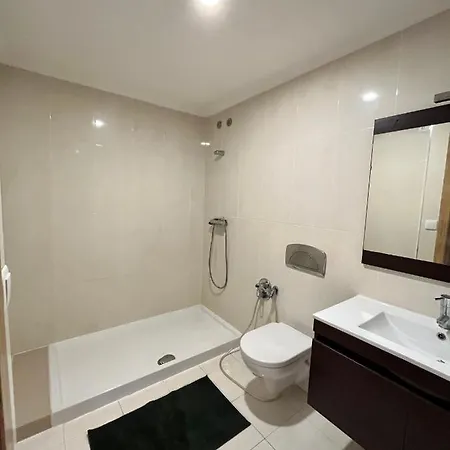 Verde, Amplio Apartamento En